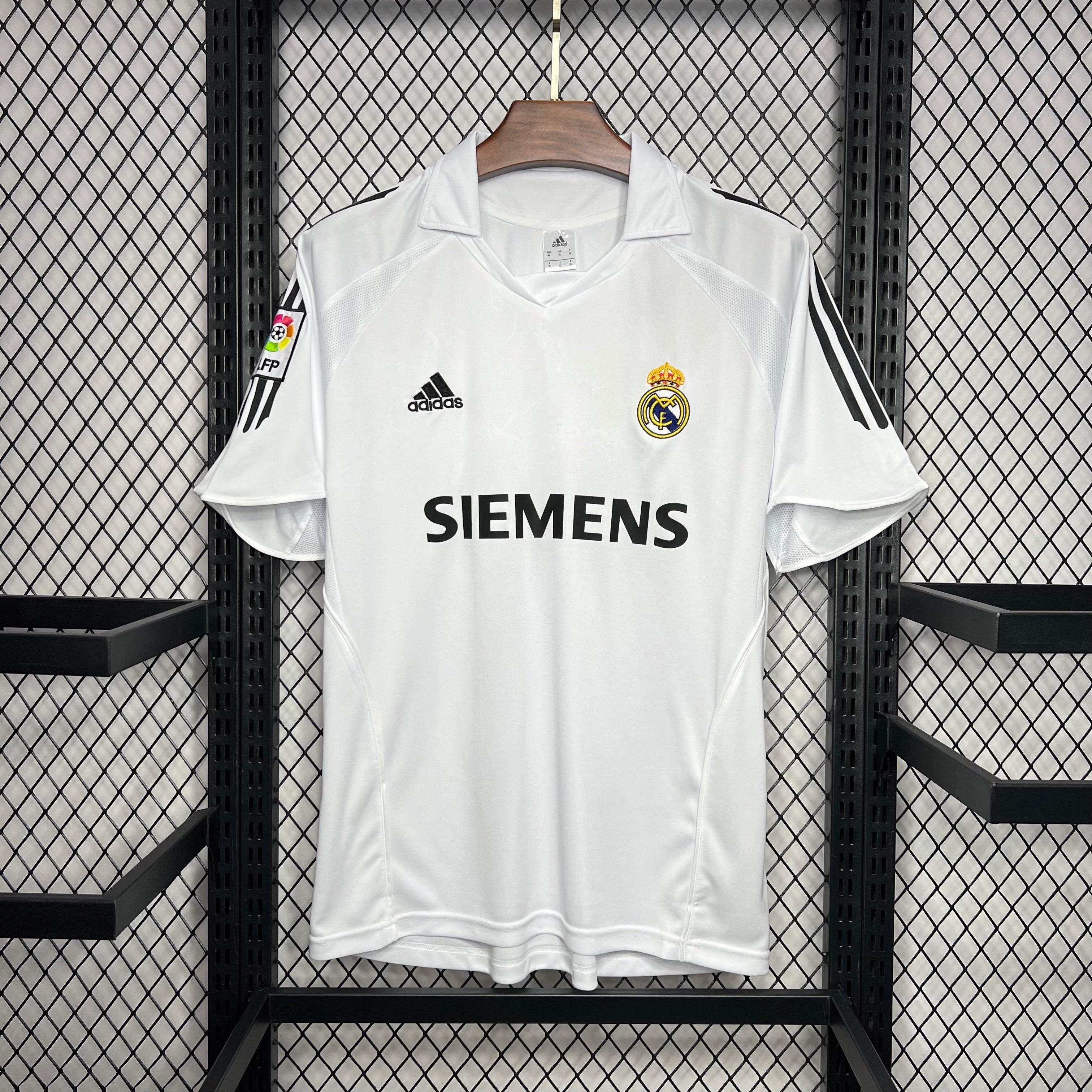 Real Madrid 2005/06 Home Retro Jersey