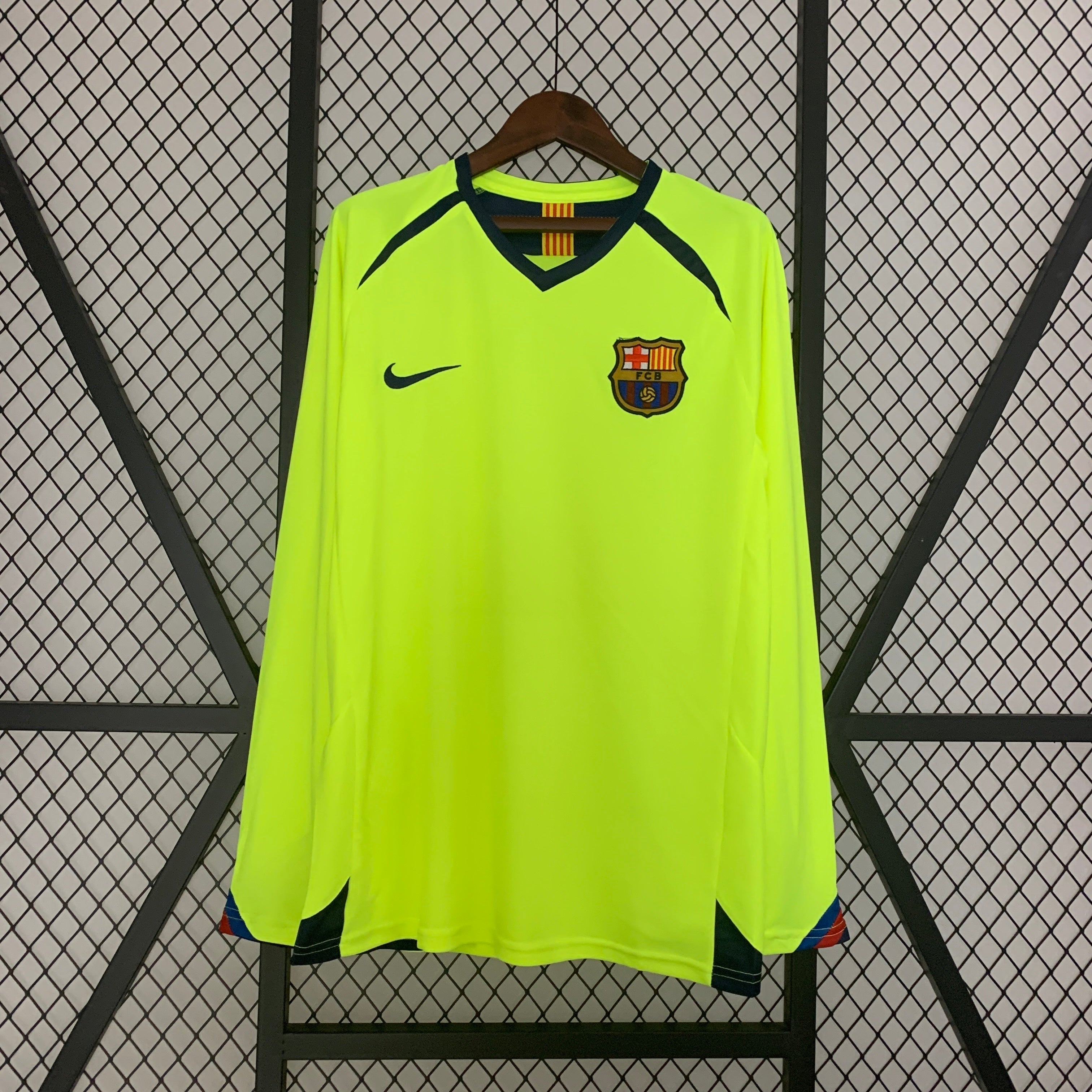 Retro long sleeve Barcelona 05/06 away S-XXL8