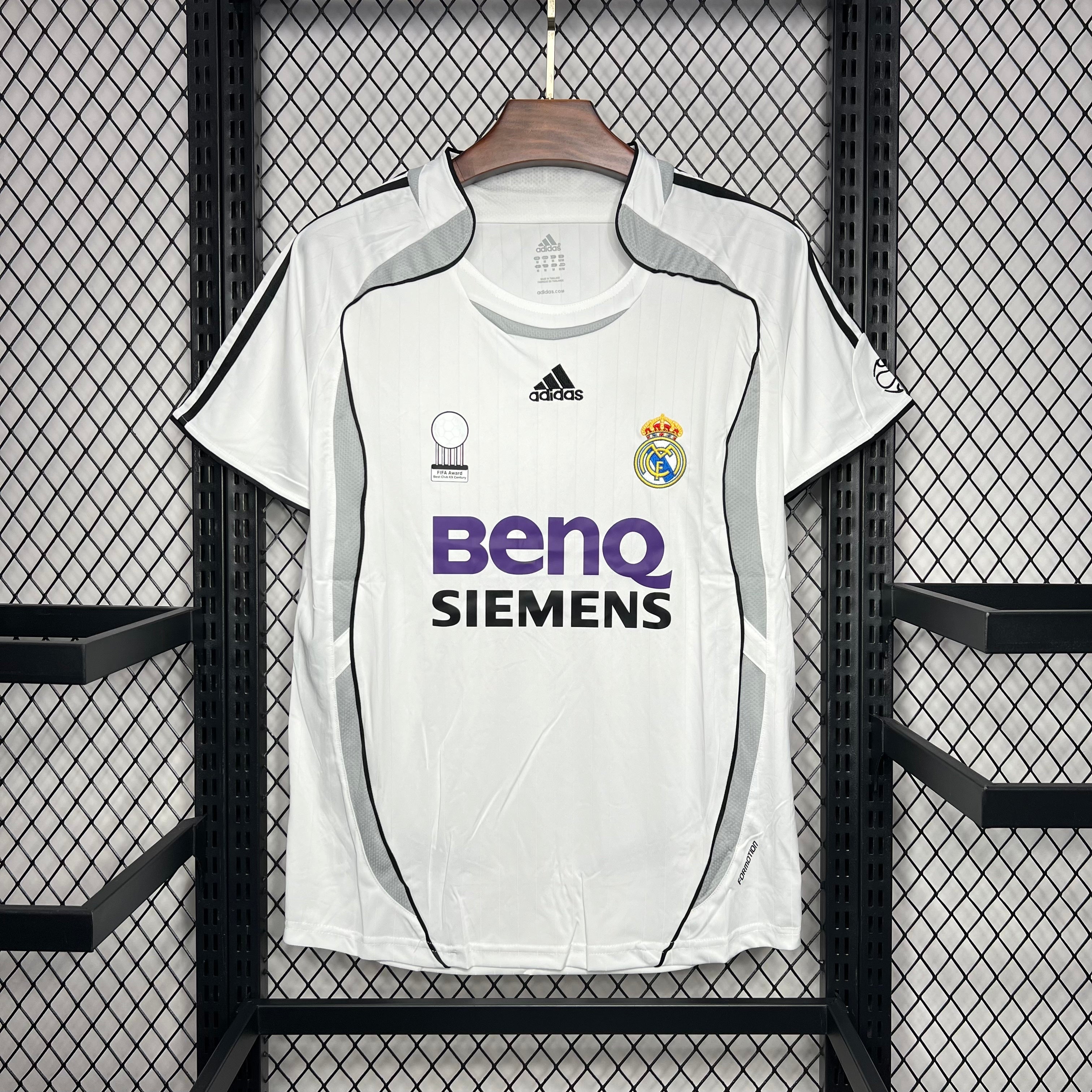 Real Madrid 2006/07 Home Retro Jersey