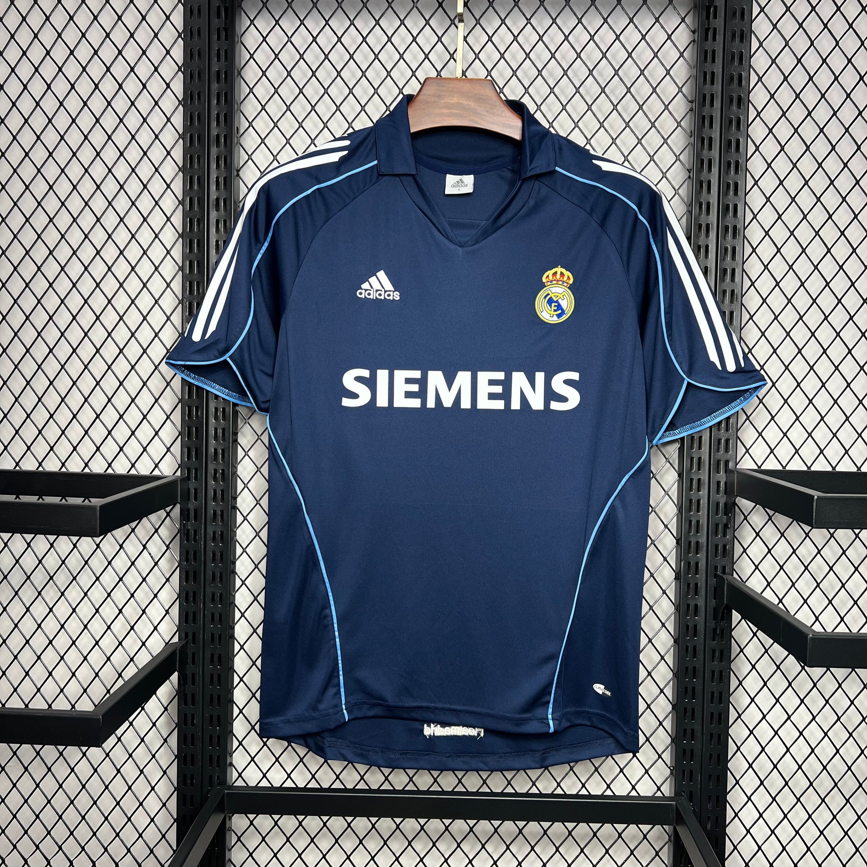 Real Madrid 2005/06 Away Retro Jersey