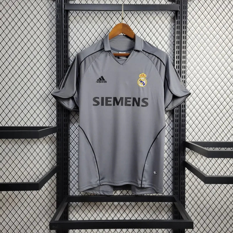 Retro 05/06 Real Madrid 2 away S-XXL